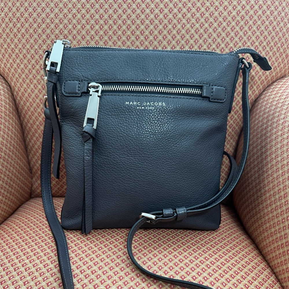 Marc Jacobs gray leather crossbody bag